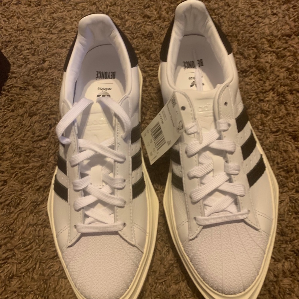 Brand NEW Adidas x Ivy Park Beyoncé Superstars - Picture 6 of 9